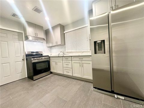 Photo of 15746 Magnolia Boulevard, Encino, CA 91436 (MLS # BB26044736)