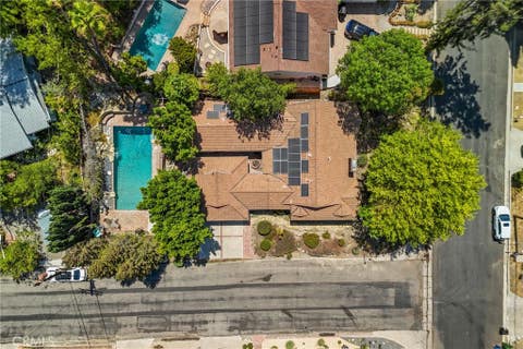 Photo of 4898 Reforma Rd RD, Woodland Hills, CA 91364 (MLS # SR26158294)