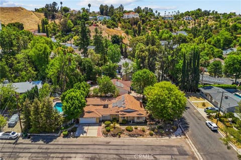 Photo of 4898 Reforma Rd RD, Woodland Hills, CA 91364 (MLS # SR26158294)