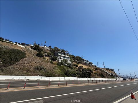 Photo of 17440 Castellammare Drive, Pacific Palisades, CA 90272 (MLS # AR25220720) Photo of 17440 Castellammare Drive, Pacific Palisades, CA 90272 (MLS # AR25220720)