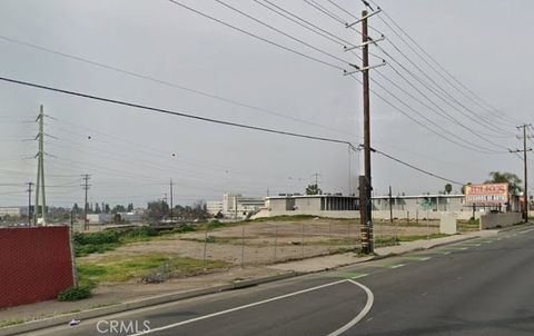 Photo of 3207 Union Ave, Bakersfield, CA 93305 (MLS # SW26076408)