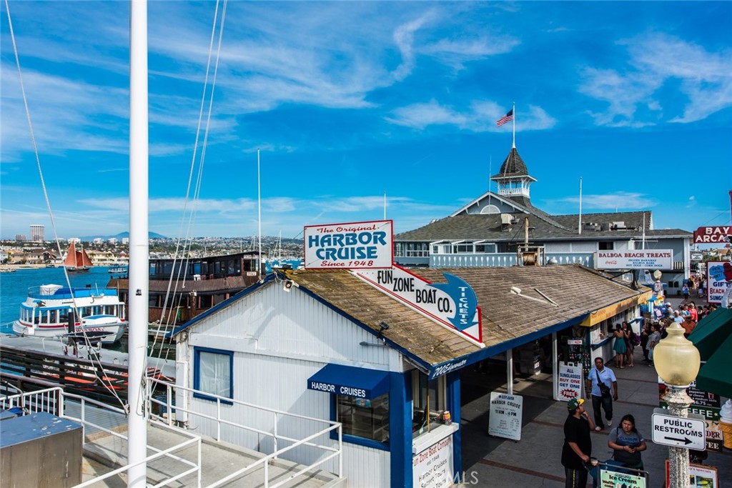 Corona del Mar North of PCH (CNHW) - Residential Lease