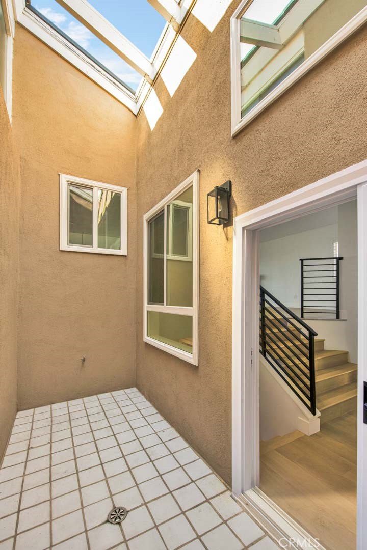 Corona del Mar North of PCH (CNHW) - Residential Lease