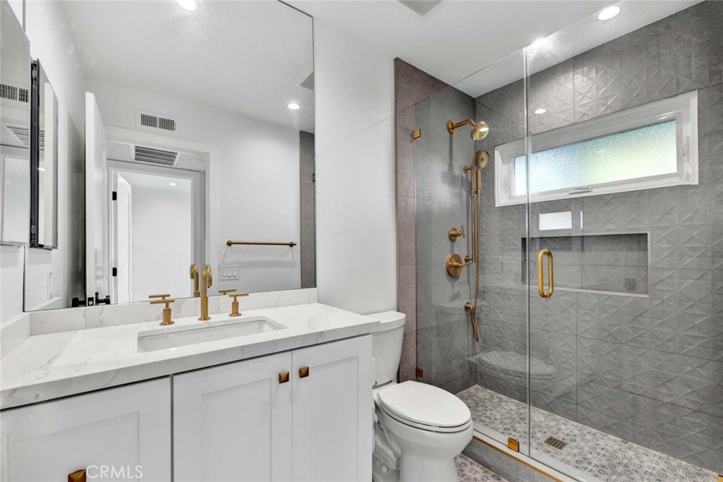 Corona del Mar North of PCH (CNHW) - Residential Lease