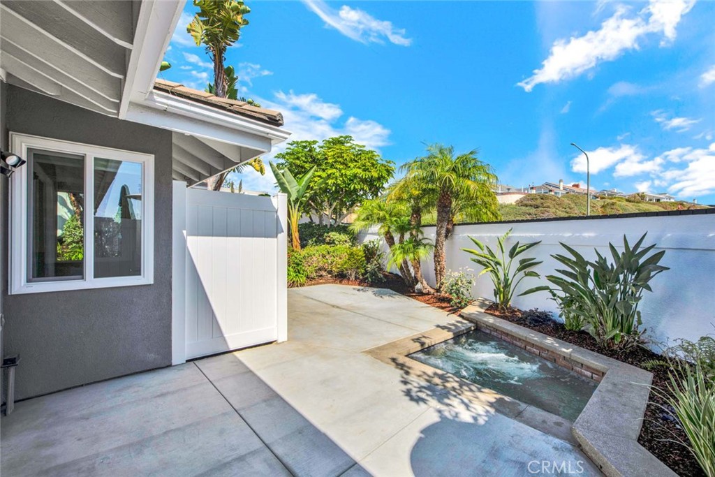 Corona del Mar North of PCH (CNHW) - Residential Lease