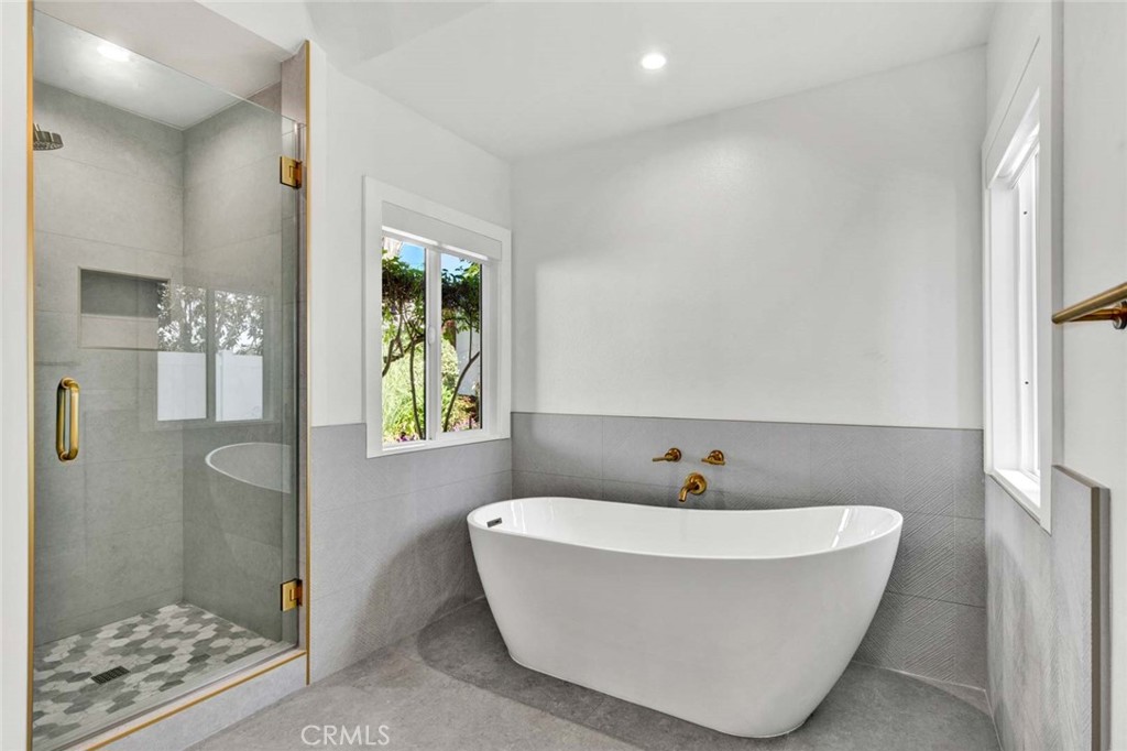 Corona del Mar North of PCH (CNHW) - Residential Lease