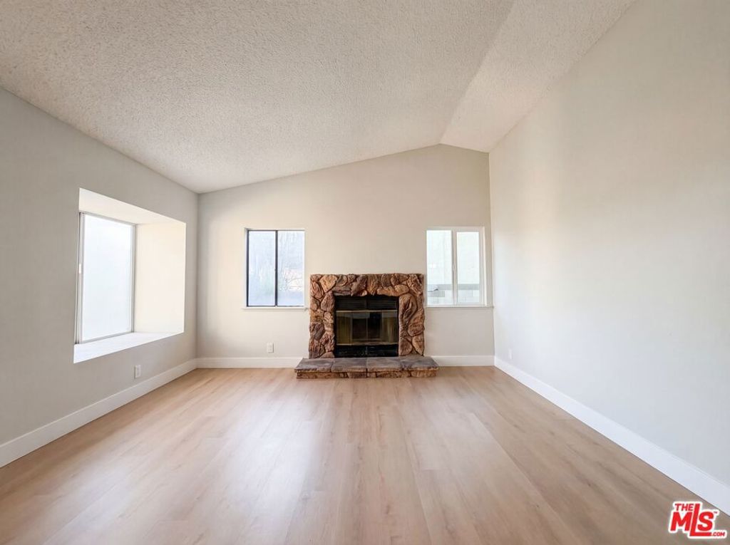 Photo of 2553 E Avenue J4, Lancaster, CA 93535 (MLS # 26737891)