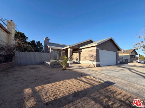 Photo of 2553 E Avenue J4, Lancaster, CA 93535 (MLS # 26737891)