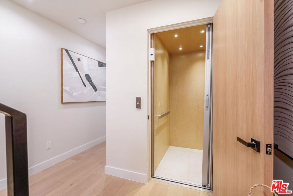 Photo of 1861 Barry Avenue, Los Angeles, CA 90025 (MLS # 25590247)