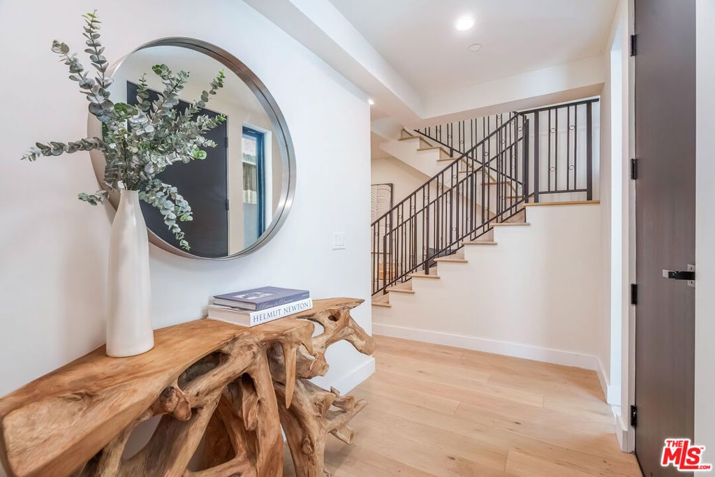Photo of 1861 Barry Avenue, Los Angeles, CA 90025 (MLS # 25590247)
