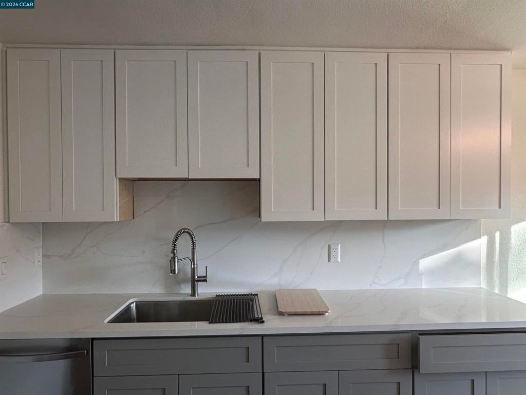4081 Clayton Rd 207