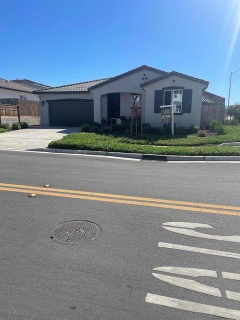 Photo of 2001 Wildflower Drive, Hollister, CA 95023 (MLS # ML82047528)
