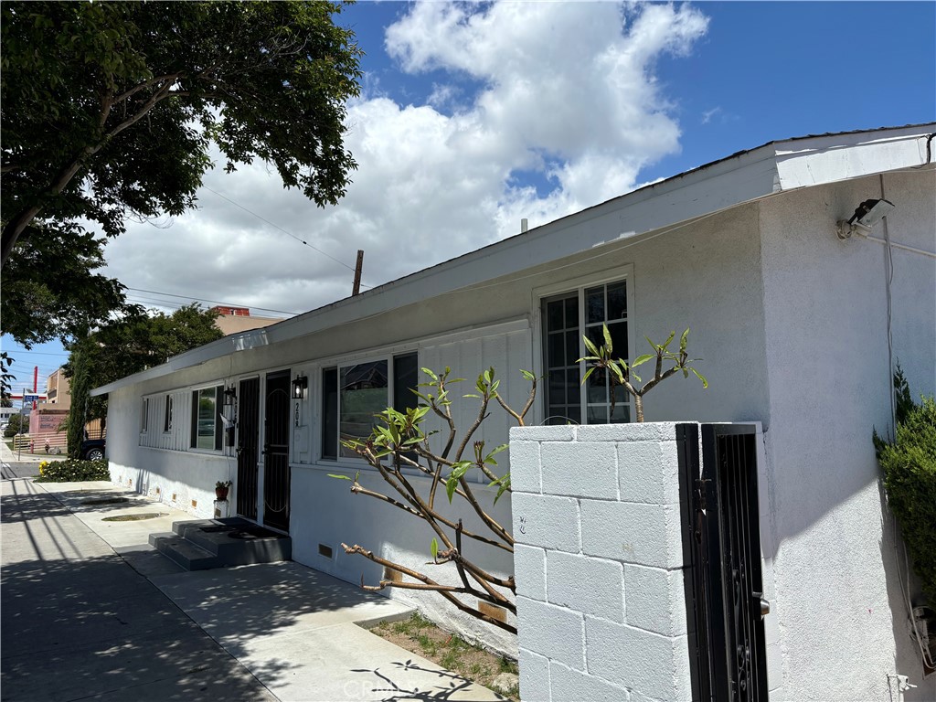 989 W 2nd Street
