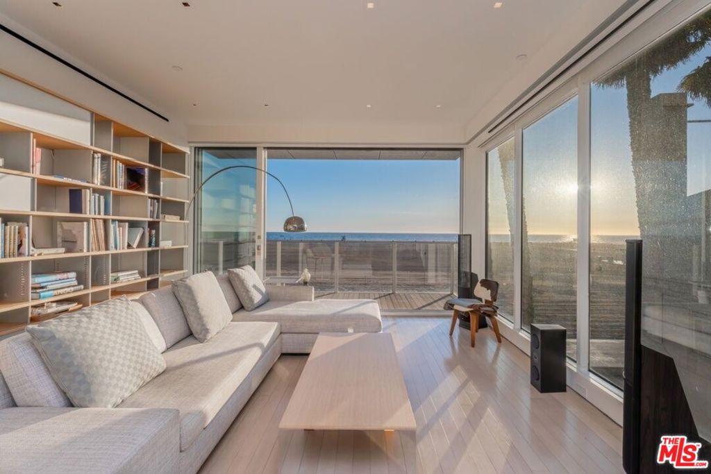 1267 Palisades Beach Road