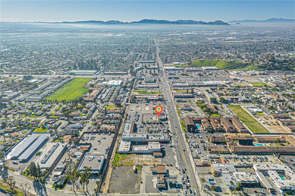 2535 DEL ROSA Avenue