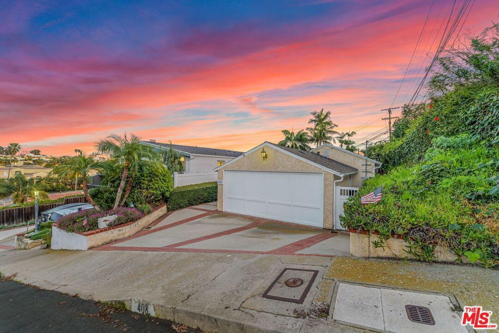 Photo of 408 Talbert Street, Playa Del Rey, CA 90293 (MLS # 26645327)