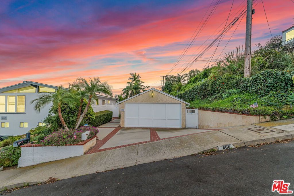 Photo of 408 Talbert Street, Playa Del Rey, CA 90293 (MLS # 26645327)