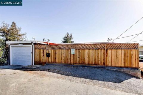 Photo of 2555 Orange St, Martinez, CA 94553 (MLS # 41115861) Photo of 2555 Orange St, Martinez, CA 94553 (MLS # 41115861)