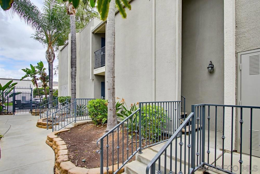1045 Peach Ave 8