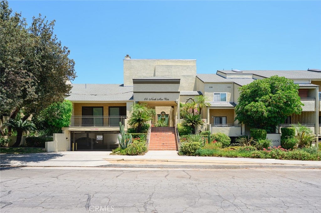 64 N Mar Vista Avenue