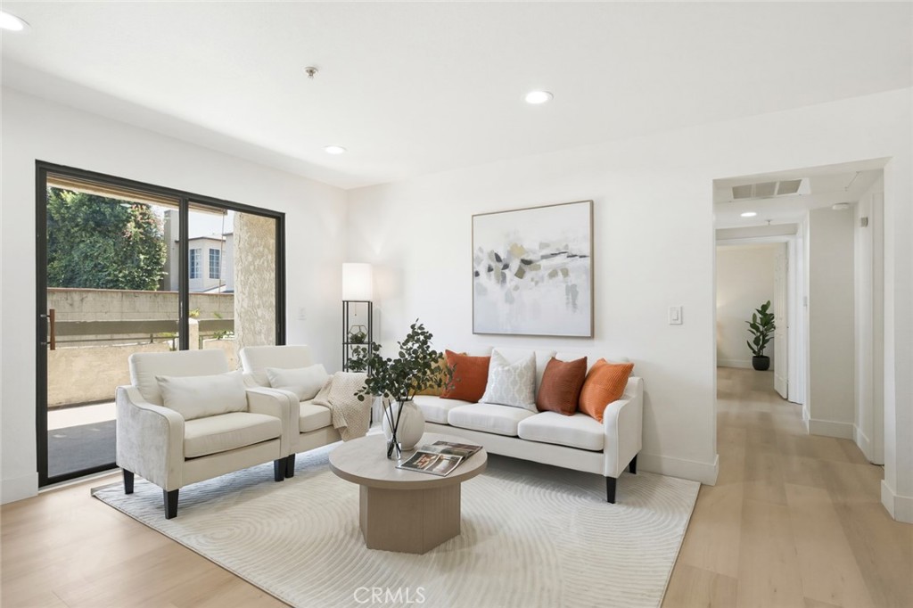 64 N Mar Vista Avenue