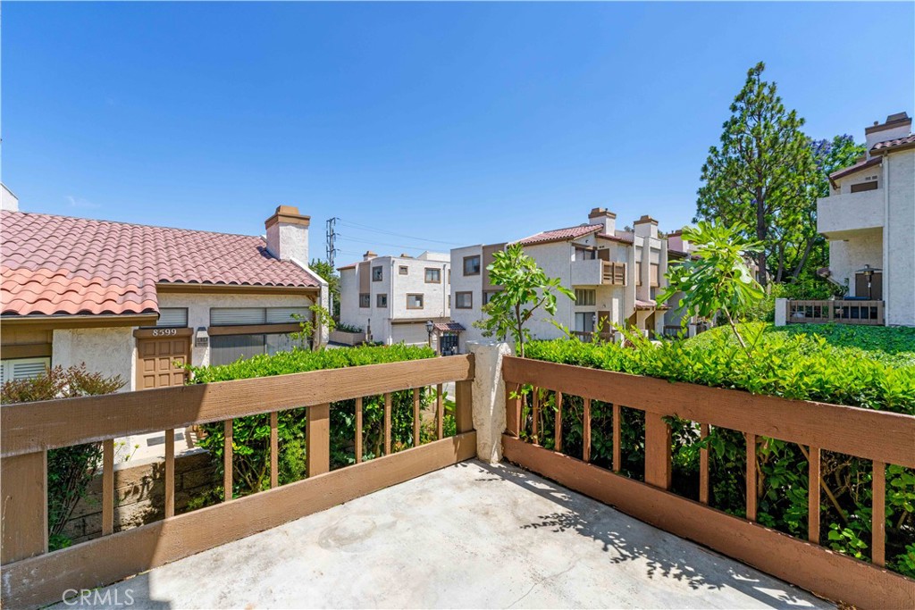 8559 E Village