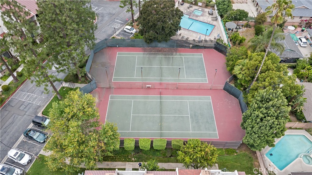 8559 E Village