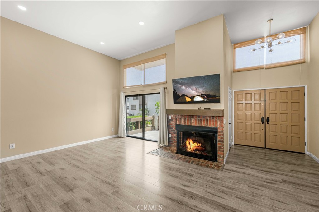8559 E Village