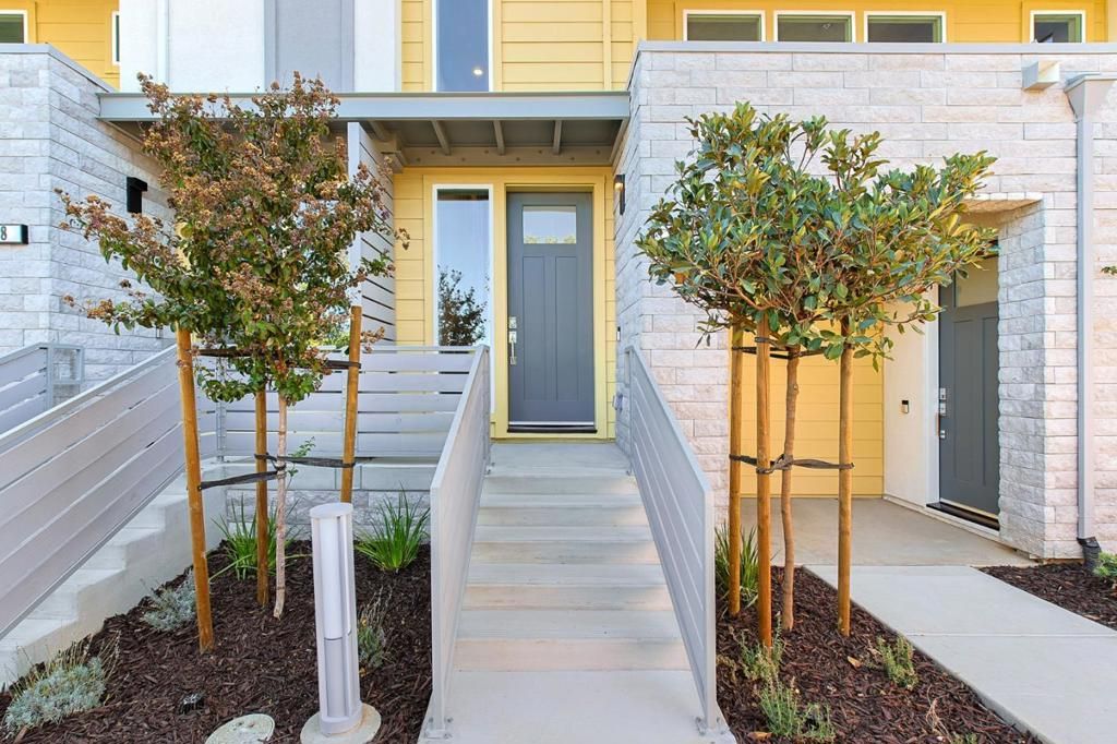 listing image 130723764565663128795