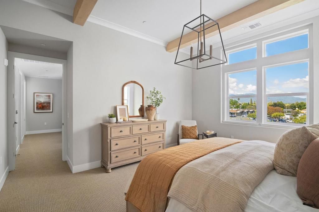 listing image 130723555289438246380