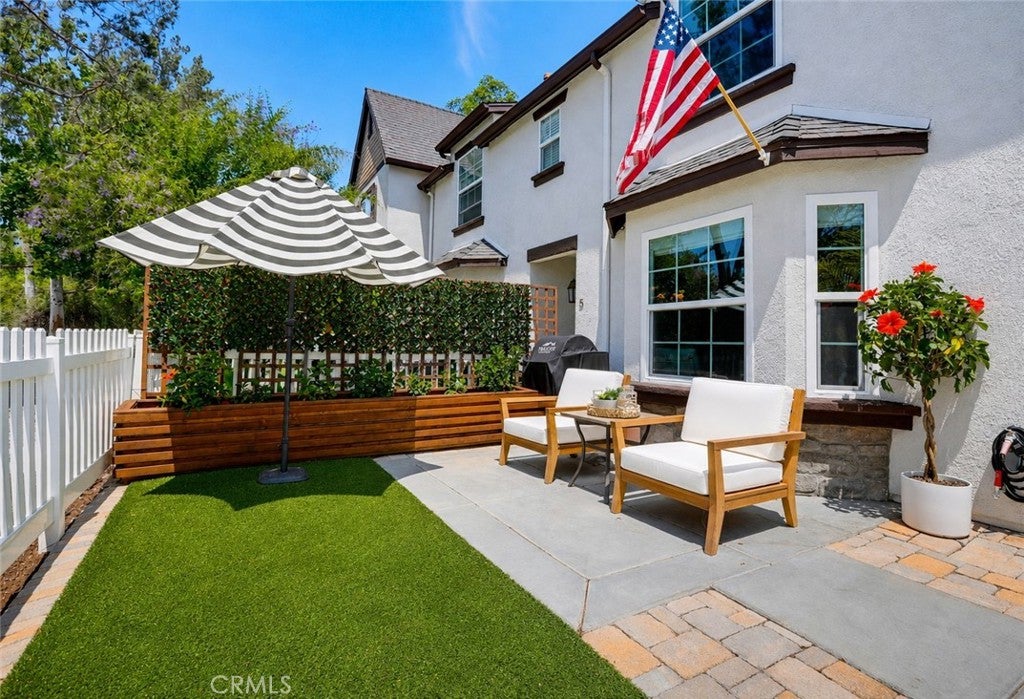 3 Three Vines Court