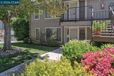 Photo of 1316 Singingwood Ct CT #2, Walnut Creek, CA 94595 (MLS # 41134133)
