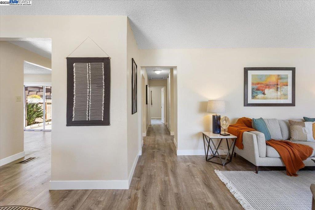 Properties 4 576 Pomona St