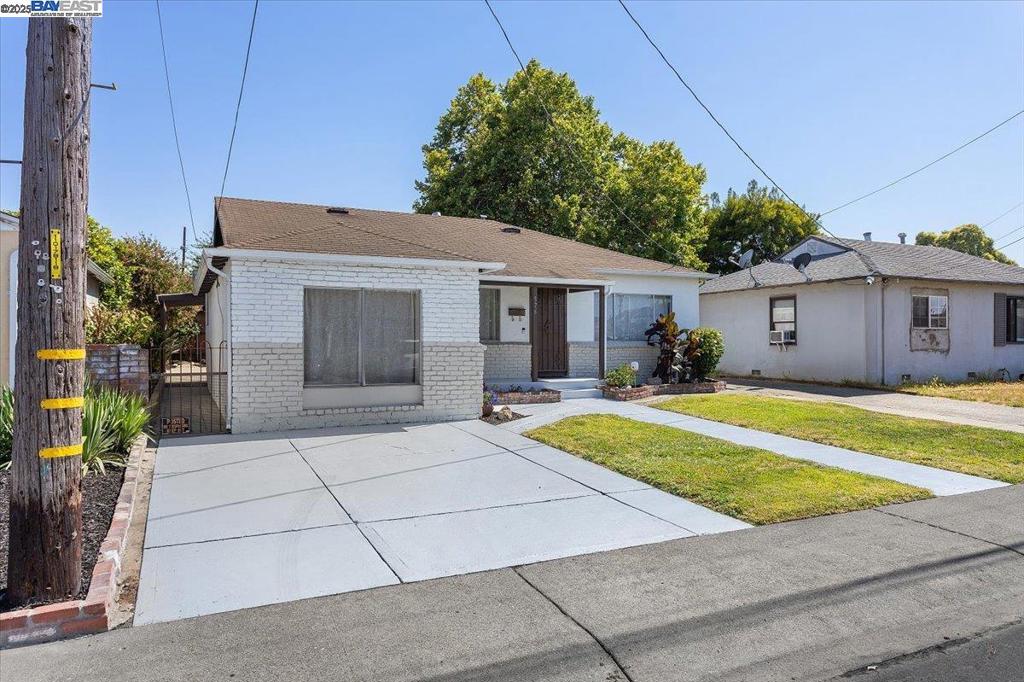 Properties 2 576 Pomona St