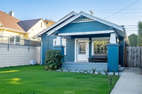 Photo of 4562 Lomita St, Los Angeles, CA 90019 (MLS # SR25242841)