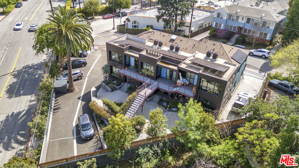 Properties 2 2811 Waverly Drive