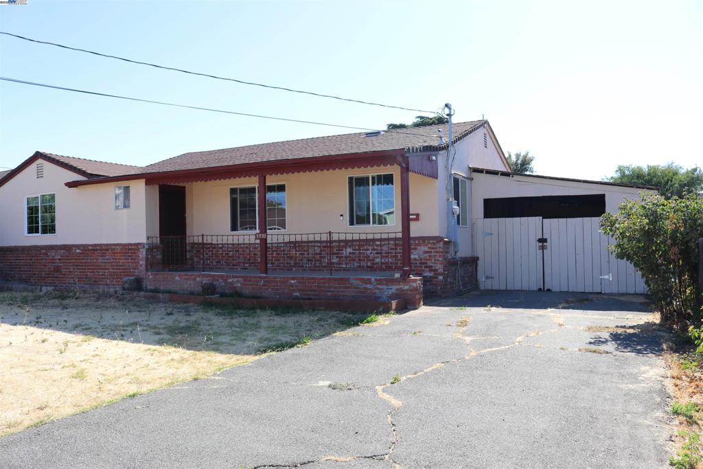 Welcome to 2732 Lincoln Ln, a charming 3-bedroom, 2-bath (additional room could be used as 4th bedroom - not included in county records), home located in a quiet, established neighborhood in the heart of Antioch. This spacious property offers incredible potential for the first time home buyer or savvy investor looking to add value and create the perfect living space. With just a bit of TLC, this home can truly shine. Featuring a well-designed floor plan, generous living area, large sunroom, bonus storage room, and huge backyard perfect for entertaining, gardening, or expansion, the possibilities are endless. Enjoy easy access to local parks, schools, shopping, dining, and HWY 4 for a smooth Bay Area commute. Whether you're a first time home buyer looking to build sweat equity of an investor searching for your next project, this is a fantastic opportunity you don't want to miss. Bring your vision and make this house your dream home!