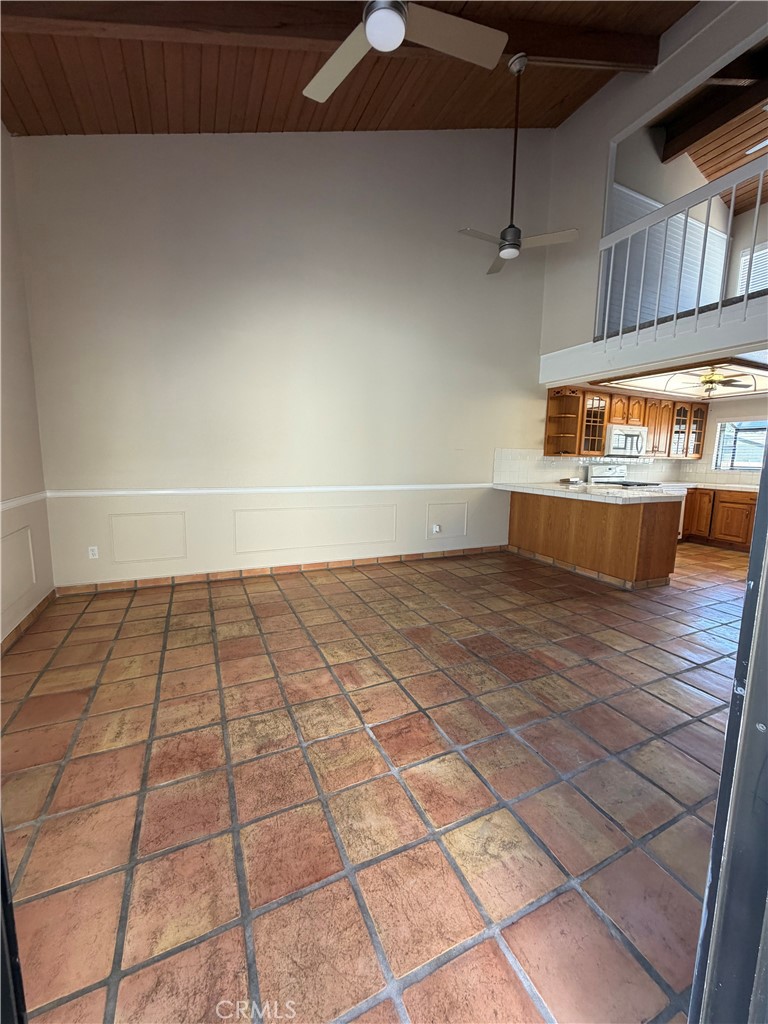2514 N Tustin Avenue F