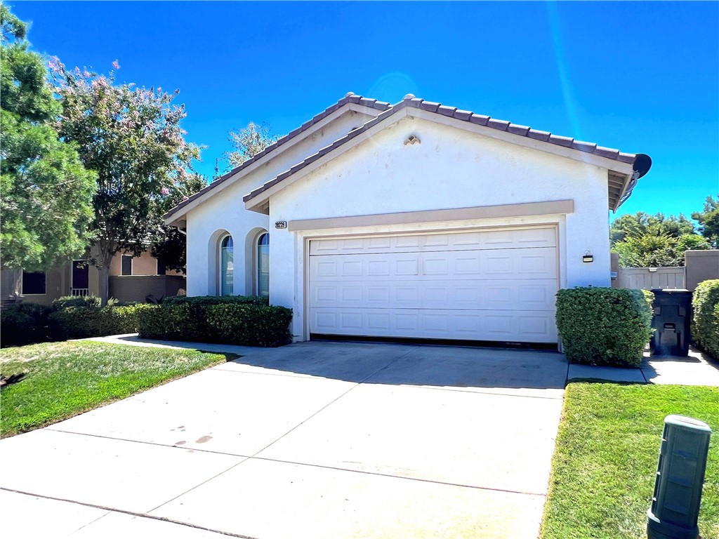 Welcome to the Oasis, next to Menifee Lake Country Club Golf Course. Amazing views of Pond a great Breeze and wonderful Sunsets. Great Amenities; Gym equipment fitness room, Library, Tennis Courts, huge Swimming Pool and Jacuzzi. A must see, well maintained 2 Bedroom, 2 Bath home. New flooring throughout, New Curtains, truly making this home feel unique. Come on by see for yourself!! call this your home in a blink of a eye!!