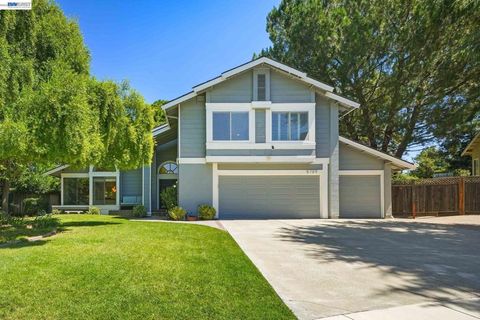 Photo of 5709 Corte Libre, Pleasanton, CA 94566 (MLS # 41140838)
