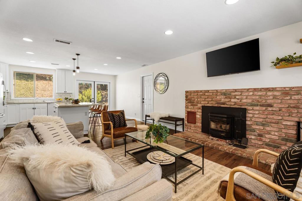 3004 Pine Crest