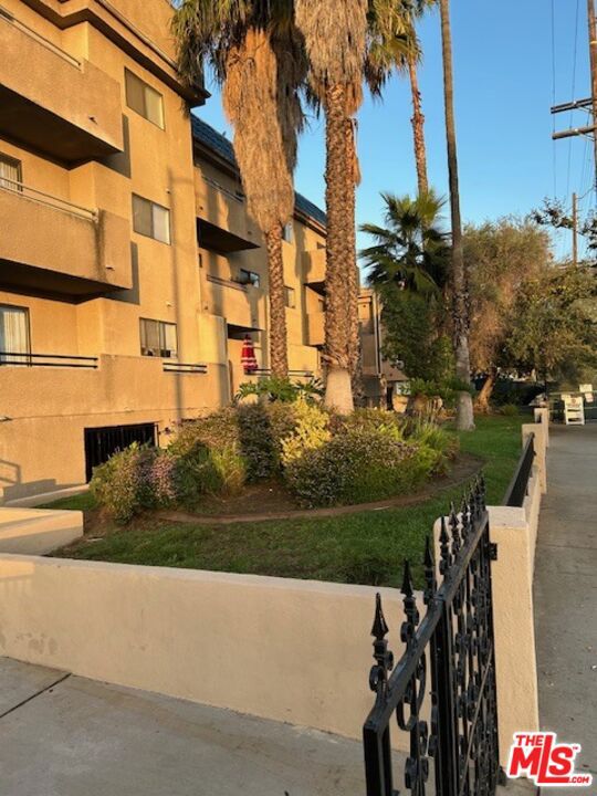 10901 Laurel Canyon Boulevard
