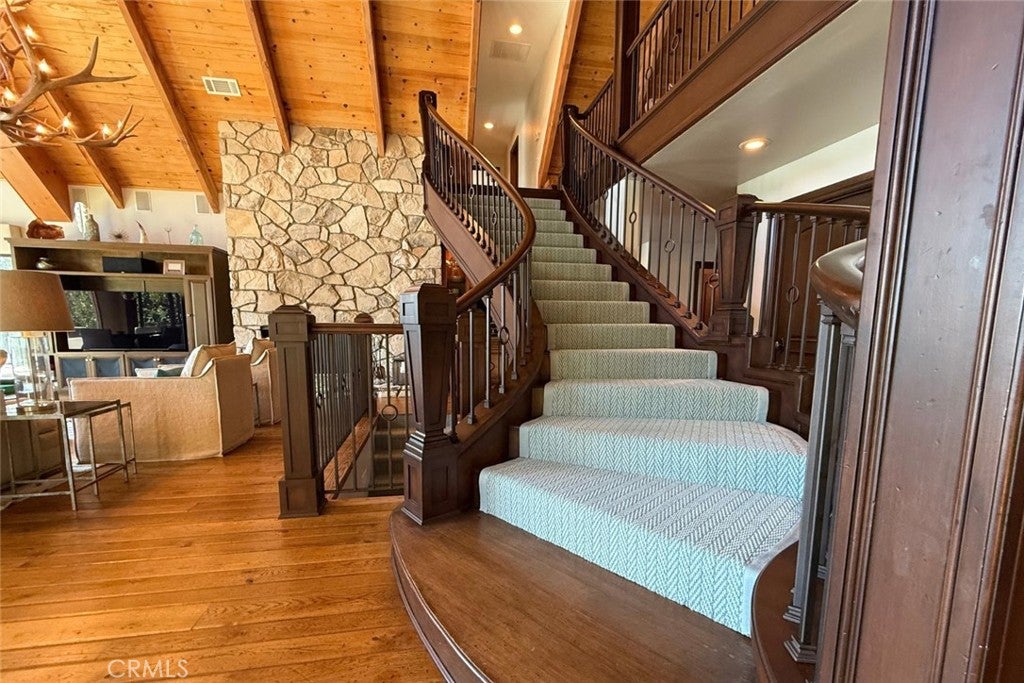 Properties 1 28103 Point Hamiltair