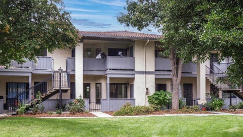 Photo of 18 Kenbrook Circle, San Jose, CA 95111 (MLS # ML82057906)