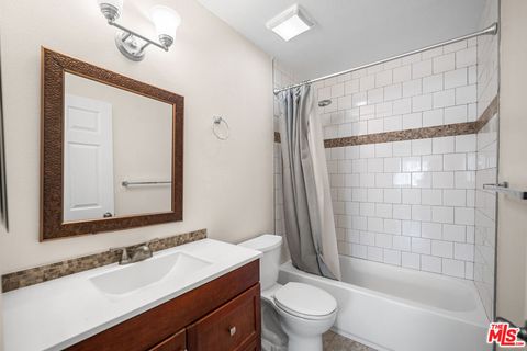 Photo of 432 N Harvard Boulevard, Los Angeles, CA 90004 (MLS # 26664431)