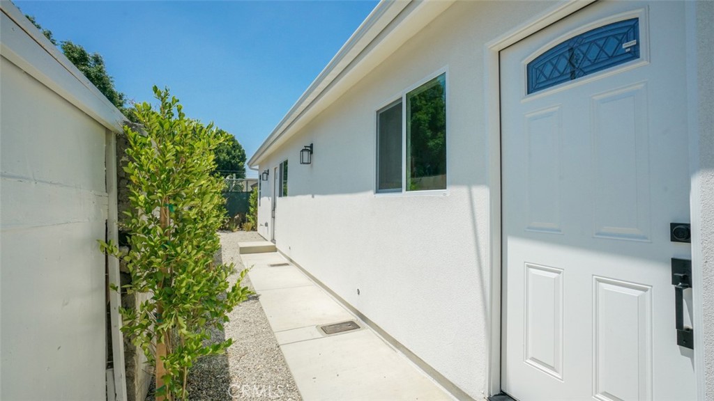 856 W 47th Street