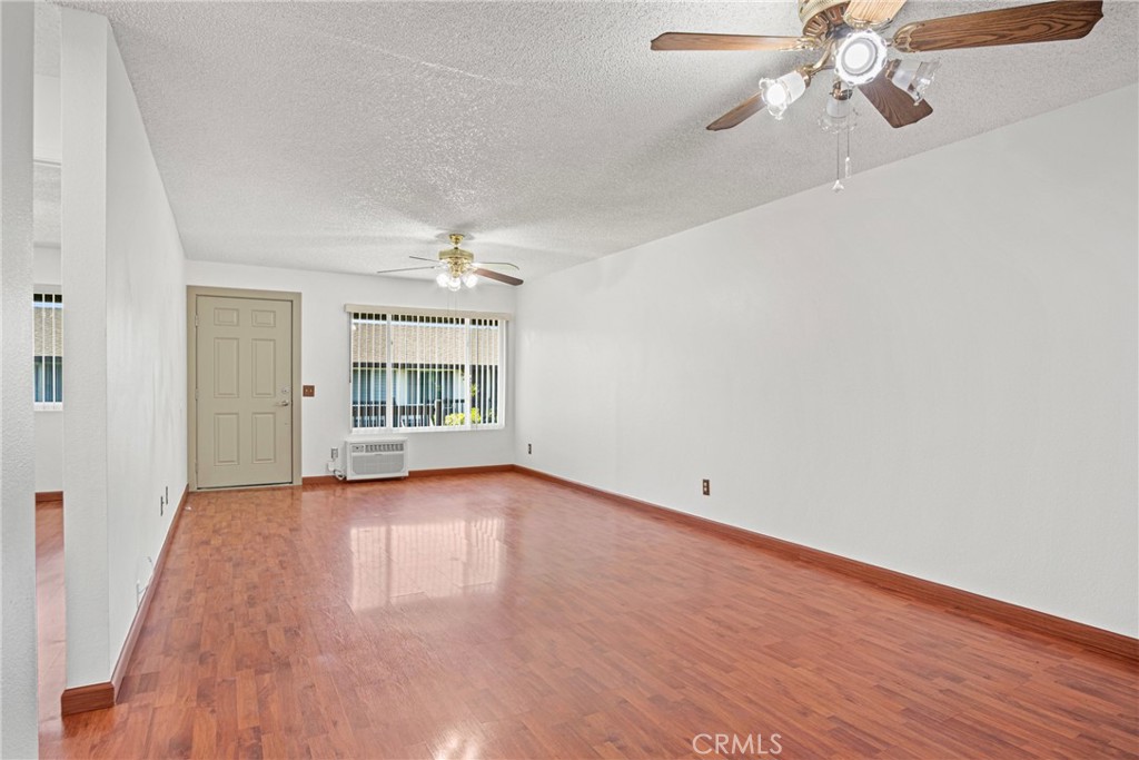 7100 Cerritos Avenue 86