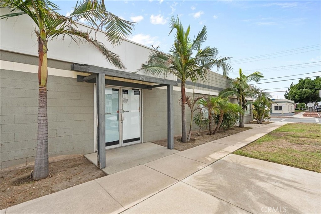 491 W Rialto Ave