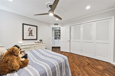 Tiny photo for 6421 Mount Hood, Bakersfield, CA 93309 (MLS # SR26047337)