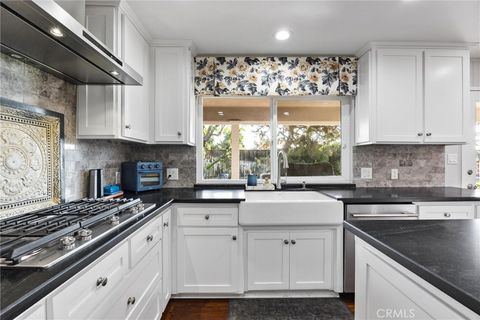 Tiny photo for 6421 Mount Hood, Bakersfield, CA 93309 (MLS # SR26047337)